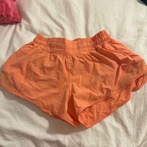 Lululemon Hotty Hot Never Worm